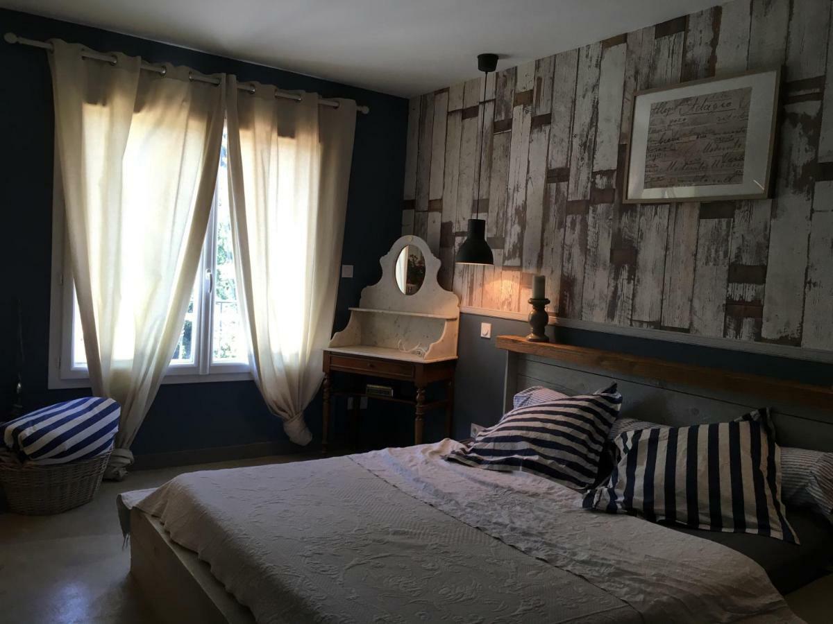 Bed & Breakfast Off